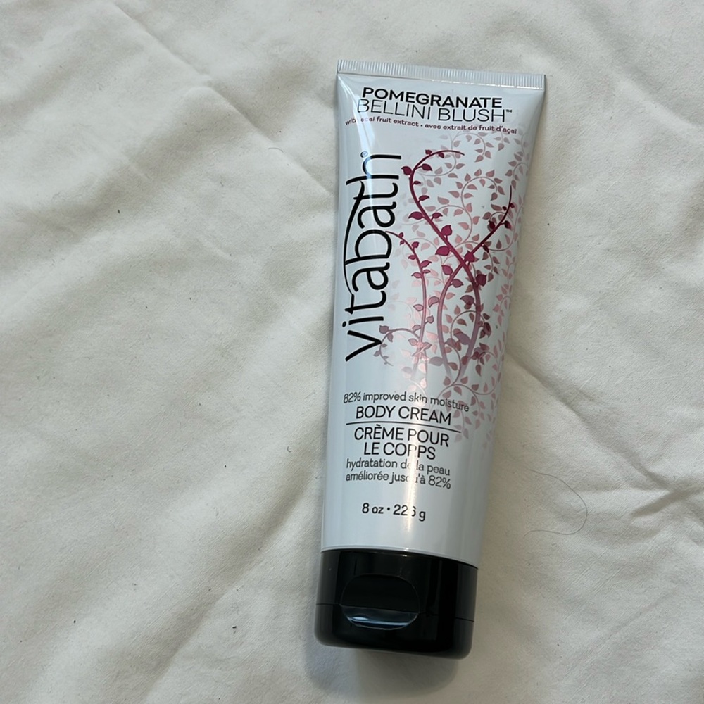 Vitabarh mosturized body cream NWOT 8 Oz.